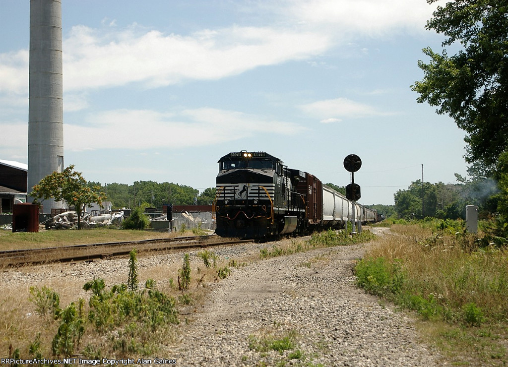 NS 8975